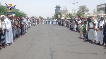 وقفات حاشدة بمحافظة الحديدة احتفاء بذكرى المولد النبوي الشريف وقفات حاشدة بمحافظة الحديدة احتفاء بذكرى المولد النبوي الشريف