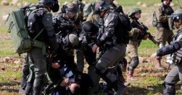 إصابة طفل فلسطيني برصاص الاحتلال في مخيم الأمعري إصابة طفل فلسطيني برصاص الاحتلال في مخيم الأمعري