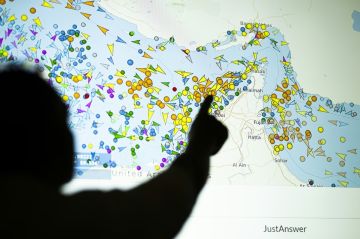 طهران تعلن التوصل لاتفاق مع عمان بشأن هرمز وتعتبر إعادة فتح الممر رهن بواشنطن طهران تعلن التوصل لاتفاق مع عمان بشأن هرمز وتعتبر إعادة فتح الممر رهن بواشنطن
