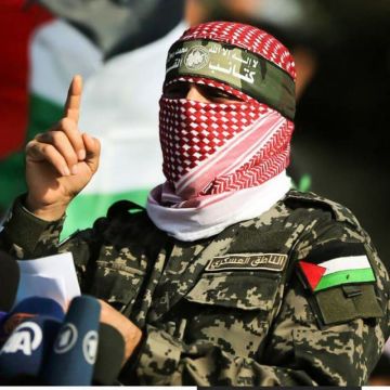 أبو عبيدة في ذكرى رحيل سلفه: كان مدرسة ملهمة وسنكمل الطريق حتى النصر والتحرير
