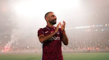 طرابزون سبور التركي يقدّم نجمه محمد صلاح بحضور جماهيري حاشد