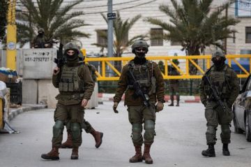 العدو الإسرائيلي يقتحم مدنا وبلدات في الضفة الغربية ويشن حملة اعتقالات العدو الإسرائيلي يقتحم مدنا وبلدات في الضفة الغربية ويشن حملة اعتقالات