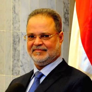 مستشار للعليمي يعترف بتجنيد مسؤولي الشرعية كعملاء مستشار للعليمي يعترف بتجنيد مسؤولي الشرعية كعملاء