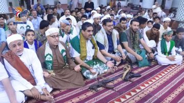 إحياء ذكرى المولد النبوي في الجامع الكبير بمدينة الحديدة إحياء ذكرى المولد النبوي في الجامع الكبير بمدينة الحديدة