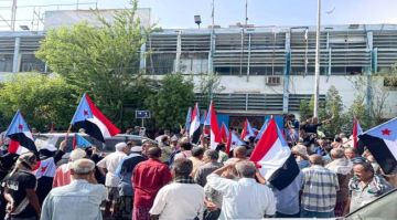 وقفة احتجاجية في صيرة للمطالبة بحلول عاجلة لأزمة المياه وقفة احتجاجية في صيرة للمطالبة بحلول عاجلة لأزمة المياه