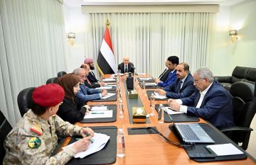 اليمن.. مجلس الدفاع الوطني يقر الرد الحازم على هجمات الحوثيين ويرفع الجاهزية القصوى اليمن.. مجلس الدفاع الوطني يقر الرد الحازم على هجمات الحوثيين ويرفع الجاهزية القصوى