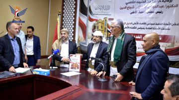 رئيس مجلس القضاء الأعلى يدشن الدليل الإرشادي لخدمات الأمانة العامة للمجلس رئيس مجلس القضاء الأعلى يدشن الدليل الإرشادي لخدمات الأمانة العامة للمجلس