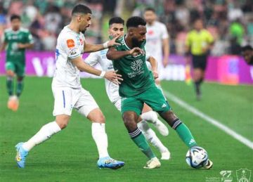 قذيفة سبيرتسيان تقود الأهلي للفوز على الدرعية بالدوري السعودي