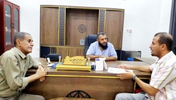 مدير عام التواهي يلتقي إدارة نادي الميناء الرياضي ويؤكد دعم السلطة المحلية للنشاط الرياضي والشبابي