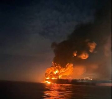 القوات الروسية تستهدف سفينتين في البحر الأسود محملتين بالمعدات العسكرية القوات الروسية تستهدف سفينتين في البحر الأسود محملتين بالمعدات العسكرية