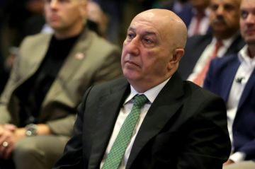 الرئيس العراقي يؤكد أن إيران لم تطلب من بغداد تأخير ملف حصر السلاح الرئيس العراقي يؤكد أن إيران لم تطلب من بغداد تأخير ملف حصر السلاح