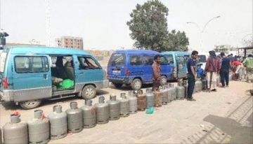 أزمة الغاز تخنق العاصمة عدن..فمن المسؤول؟ أزمة الغاز تخنق العاصمة عدن..فمن المسؤول؟