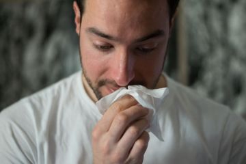 لماذا نصاب بنزلات البرد في الصيف؟ لماذا نصاب بنزلات البرد في الصيف؟