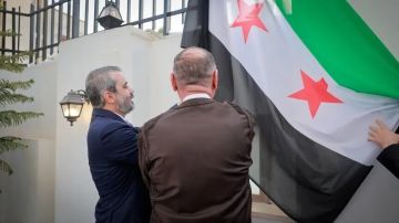 سوريا تعيد افتتاح سفارتها لدى ليبيا بعد إغلاق 14 عاما سوريا تعيد افتتاح سفارتها لدى ليبيا بعد إغلاق 14 عاما