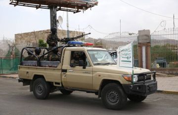 قصف حوثي يدمر منازل في تعز.. والجيش يرد باستهداف تجمعات لجماعة أنصار الله قصف حوثي يدمر منازل في تعز.. والجيش يرد باستهداف تجمعات لجماعة أنصار الله