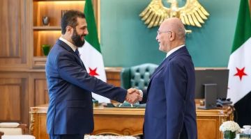 سوريا.. الشرع يبحث مع مفوض أممي جهود عودة اللاجئين والتعافي المبكر سوريا.. الشرع يبحث مع مفوض أممي جهود عودة اللاجئين والتعافي المبكر
