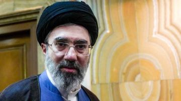 إيران: لا مفاوضات مع أمريكا دون إذن مجتبى خامنئي إيران: لا مفاوضات مع أمريكا دون إذن مجتبى خامنئي