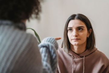 عبارات لا تقوليها أبدا لزملائك بالعمل عبارات لا تقوليها أبدا لزملائك بالعمل