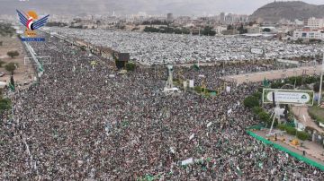 المولد النبوي في اليمن.. حشود مليونية تحت راية الرسول وموقف واحد في مواجهة العدو السعودي