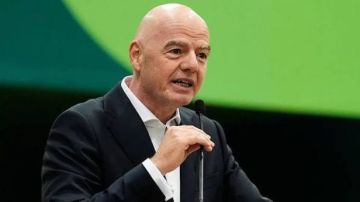 اتحادات أوروبا وآسيا والكونكاكاف تهاجم إنفانتينو