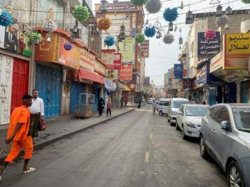 لليوم الثاني.. عصيان مدني في عدن للمطالبة بالخدمات وصرف المرتبات لليوم الثاني.. عصيان مدني في عدن للمطالبة بالخدمات وصرف المرتبات