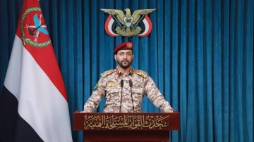 قوات صنعاء تعلن دك تحشيدات سعودية ومخازن عسكرية في معسكر صحن الجن بمأرب وتجدد النصيحة للـمخدوعين قوات صنعاء تعلن دك تحشيدات سعودية ومخازن عسكرية في معسكر صحن الجن بمأرب وتجدد النصيحة للـمخدوعين