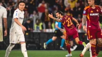 روما يكتسح فيورنتينا برباعية نظيفة في الدوري الإيطالي روما يكتسح فيورنتينا برباعية نظيفة في الدوري الإيطالي