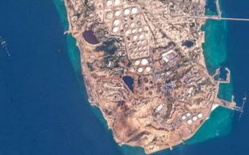 إيران تعلق على استهداف جزير لارك إيران تعلق على استهداف جزير لارك