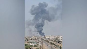 هجمات حوثية بالصواريخ والمسيرات تستهدف الجيش اليمني في مأرب والمخا هجمات حوثية بالصواريخ والمسيرات تستهدف الجيش اليمني في مأرب والمخا