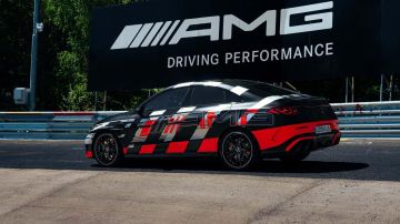 بعد تحطيمها الرقم القياسي.. ماذا تقدم Mercedes-AMG CLA 45 من مواصفات؟