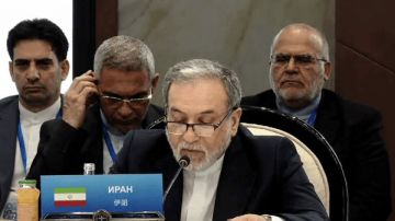 عراقجي يبحث مع نظيريه النمساوي واليوناني التطورات الثنائية والإقليمية والدولية عراقجي يبحث مع نظيريه النمساوي واليوناني التطورات الثنائية والإقليمية والدولية