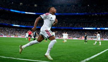 هاتريك مبابي يقود ريال مدريد لاكتساح سوسيداد في البرنابيو هاتريك مبابي يقود ريال مدريد لاكتساح سوسيداد في البرنابيو