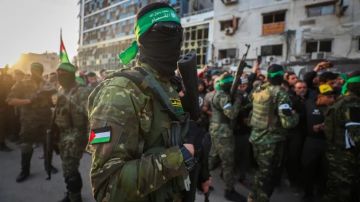 في الرد على السؤال الغبي .. هل تنازلت غزة عن سلاحها؟ في الرد على السؤال الغبي .. هل تنازلت غزة عن سلاحها؟
