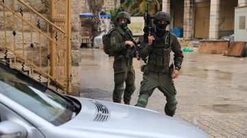 إصابة فلسطينيين خلال اقتحام قوات العدو الإسرائيلي شمال شرق رام الله إصابة فلسطينيين خلال اقتحام قوات العدو الإسرائيلي شمال شرق رام الله