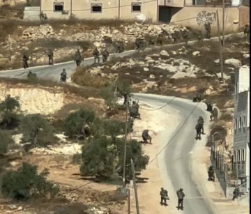 العدو الإسرائيلي يجبر سكان منزلين على إخلائهما ويحول 16 منزلا إلى ثكنات عسكرية في قصرة جنوب نابلس العدو الإسرائيلي يجبر سكان منزلين على إخلائهما ويحول 16 منزلا إلى ثكنات عسكرية في قصرة جنوب نابلس