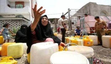 أزمة مياه خانقة تفتك بالعاصمة عدن أزمة مياه خانقة تفتك بالعاصمة عدن