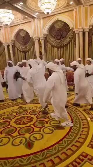 الإمارات ترد على وساطة سعودية في اليمن باحتفال بالهزيمة