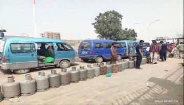 كارثة معيشية: عدن بلا غاز لليوم الثاني والمحطات تستغيث أين القواطر؟ كارثة معيشية: عدن بلا غاز لليوم الثاني والمحطات تستغيث أين القواطر؟