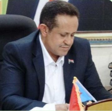 أمين الانتقالي يدعو للمشاركة في مليونية ذكرى تأسيس الجيش الجنوبي أمين الانتقالي يدعو للمشاركة في مليونية ذكرى تأسيس الجيش الجنوبي