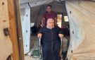 بين المرض والفقد والنزوح.. الغزية آمال نبهان تنتظر رحلة علاج قد تنقذ حياتها