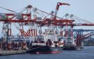 صادرات اليابان تسجل مستوى قياسيا بدعم من الطلب على الرقائق الإلكترونية - ye