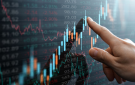 صعود الأسهم الأمريكية مع تراجع النفط وعوائد السندات - ye