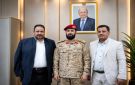 زيارة ميدانية لمدير شركة النفط بعدن إلى أبين تثمر اتفاقا أمنيا وتعد بمنع القواطر المهربة وإنشاء محطة نموذجية