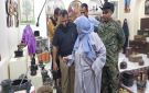 مدير عام التواهي يزور متحف بيت الموروث الشعبي ويؤكد أهمية الحفاظ على التراث الثقافي - ye