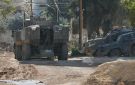 العدو الإسرائيلي يعتقل سبعة فلسطينيين بينهم سيدتان في الضفة الغربية