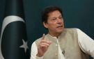 حزب عمران خان يتقدم بالتماس ضد حكومة باكستان بعد نقله لمستشفى عام