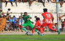 شعب حضرموت يتغلب على المكلا بثلاثية نظيفة وينفرد بصدارة الدوري