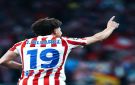 برشلونة على حافة الهاوية.. ألفاريز محاصر والأبواب كلها موصدة