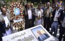قيادة وزارة الاقتصاد تضع أكاليل من الزهور على أضرحة الشهداء الصماد والرهوي والغماري