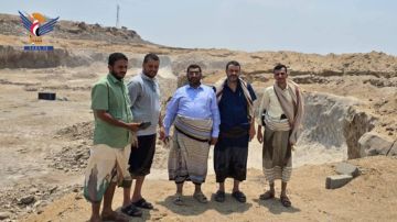 تدشين نظام التحصيل الإلكتروني في مناجم ملح الصليف بالحديدة تدشين نظام التحصيل الإلكتروني في مناجم ملح الصليف بالحديدة